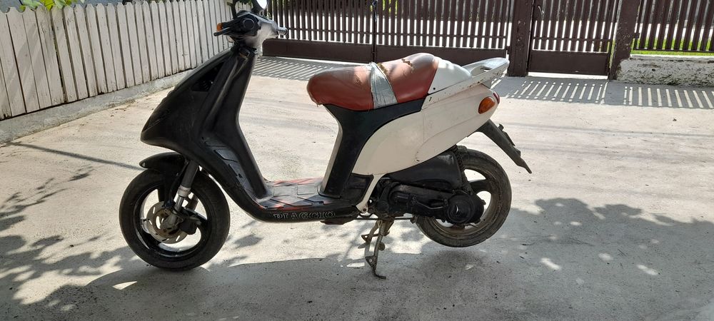 Vand scutere piaggio 4t si 2t