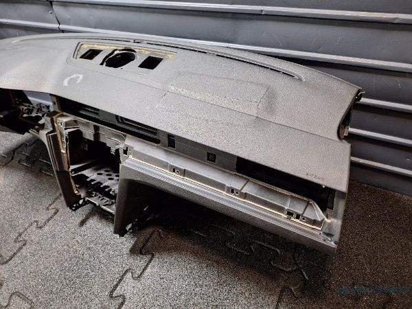 Plansa bord VOLKSWAGEN PASSAT B8 [ 2014 - > ] OEM 3G1857995