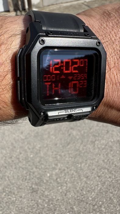 Casio G-shock GST-B100-1AER и NIXON The regulus