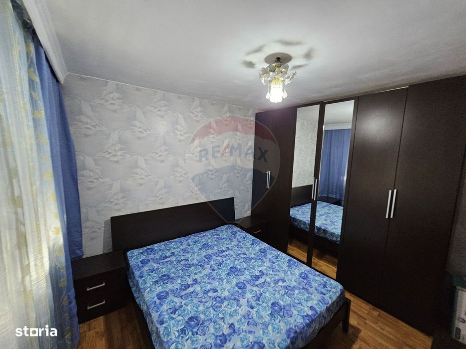 Apartament 3 camere de vânzare – Zona 1 Decembrie, Piatra Neamț