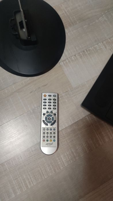 Телевизор Amoi със стойка и дистанционно - цял, за части.