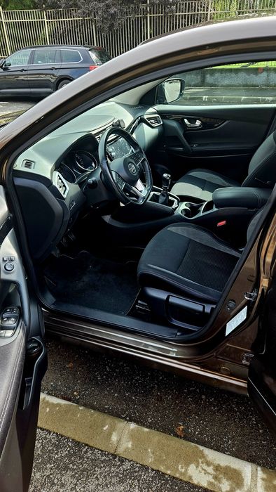Nissan Qashqai 1.2 benzină, 2018 – 93.000 km