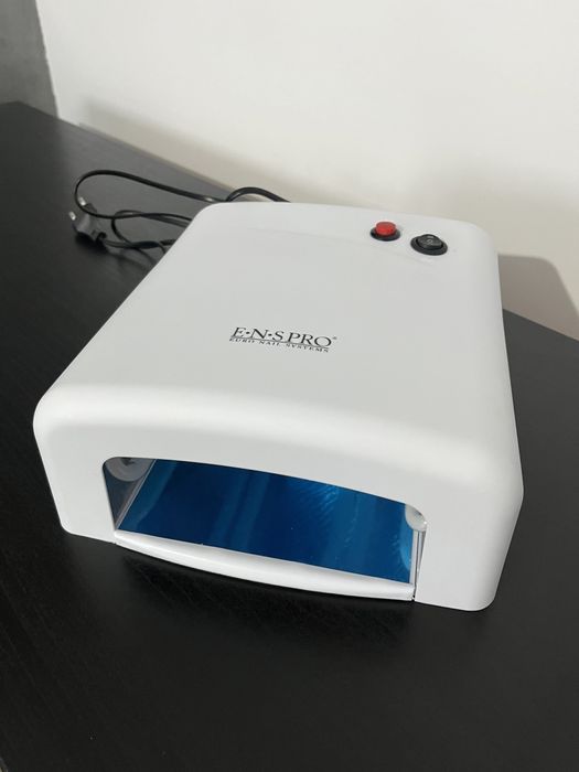 Lampa UV pentru manichiura