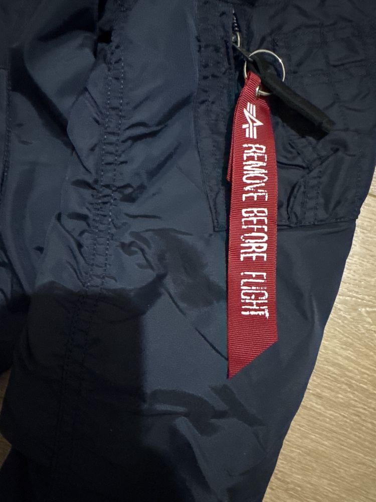 Alpha industries яке- чисто ново