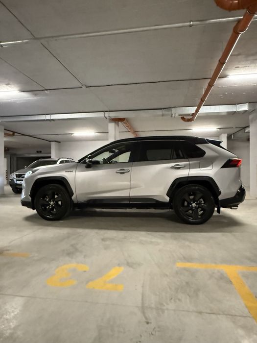 Toyota Rav 4 хибрит 2020ф