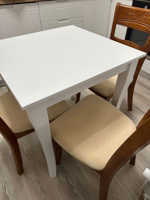 Маса с три стола