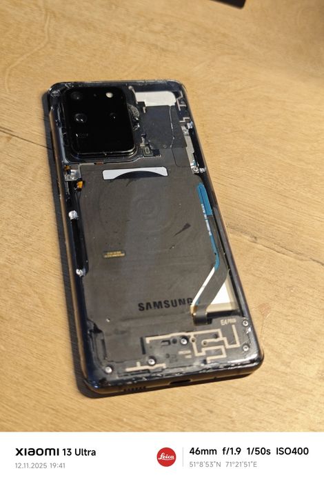 Samsung s20 ultra, в хорошем состоянии