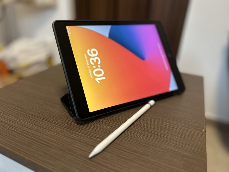 iPad Gen 9 – stare foarte bună + pen original