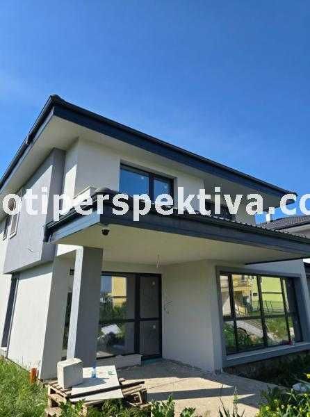 реф.15939 Самостоятелна къща с гараж в с. Първенец!