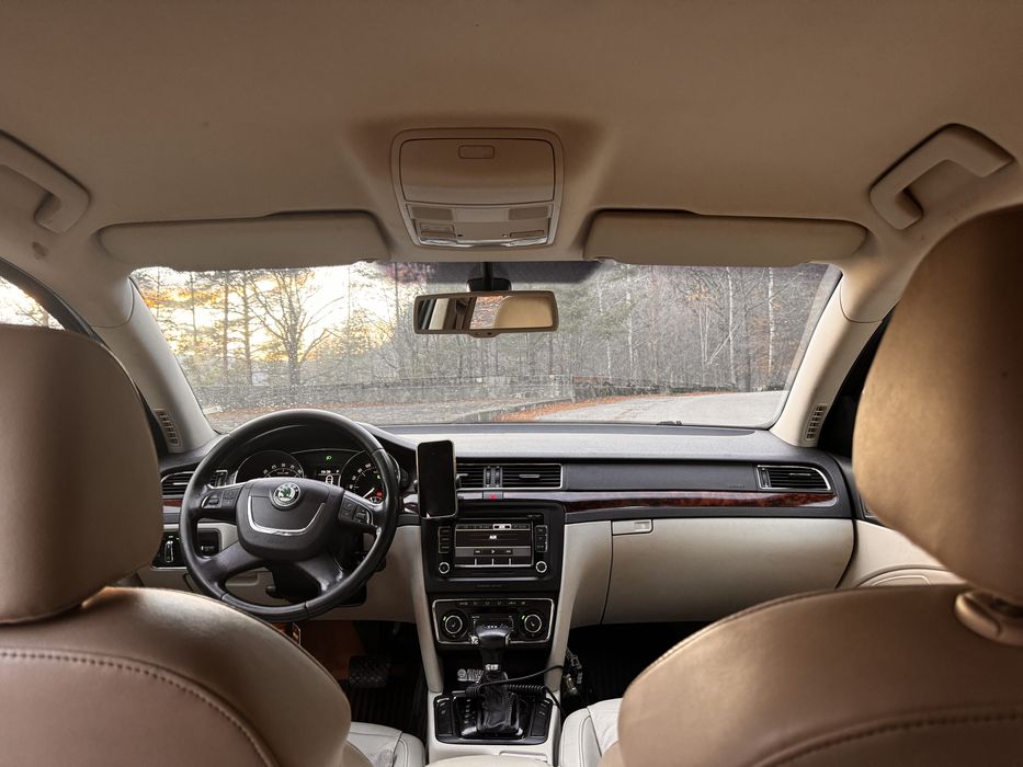 Skoda Superb 2-cutie automata