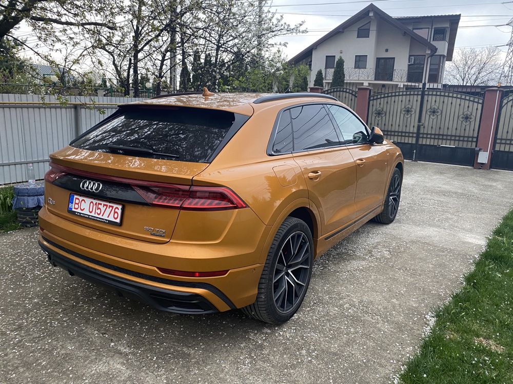 Vand Audi Q8 Dragon Orange 3S Line Bang and olufsen