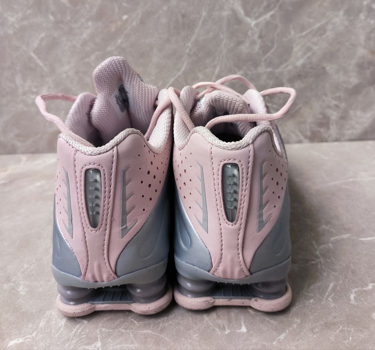 Nike Shox номер 40,5 Дамски маратонки