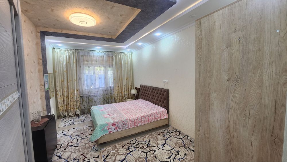 Продаётся квартира 7 квартал Чиланзар, 1этаж 2ком переделанная в 3ком