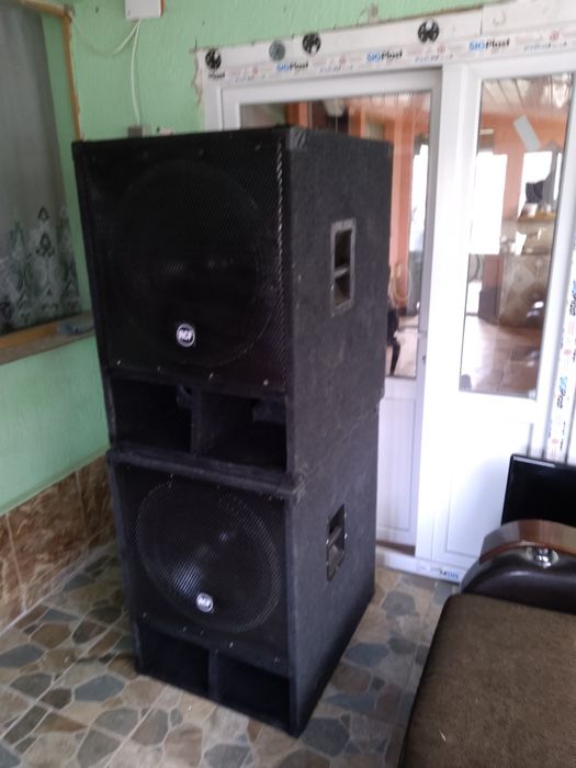 Behringer ep4000 fbt Dynacord rcf