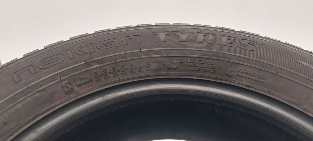 215 65 17 Nokian WR suv4