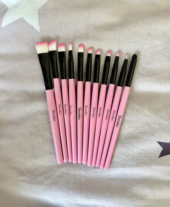 Четки за грим комплект