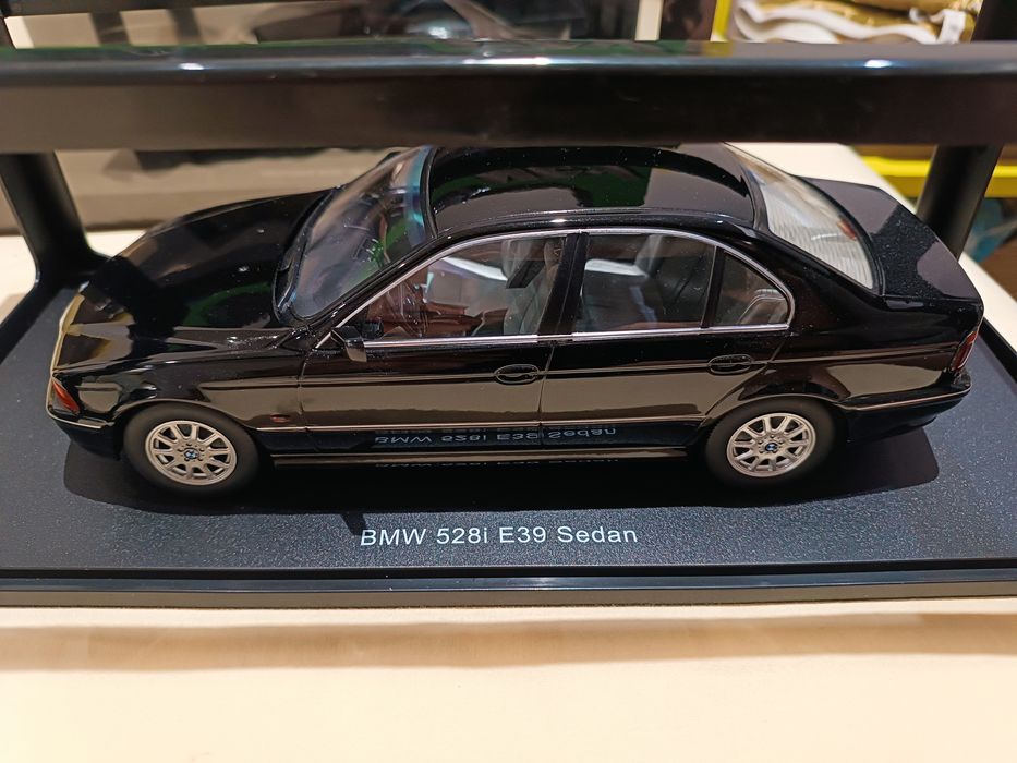 Bmw E39 528 1:18