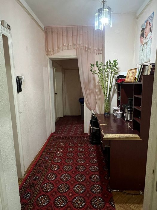 Uy sotiladi srochniy, Qoraqamish, 2xona, 60kvm,