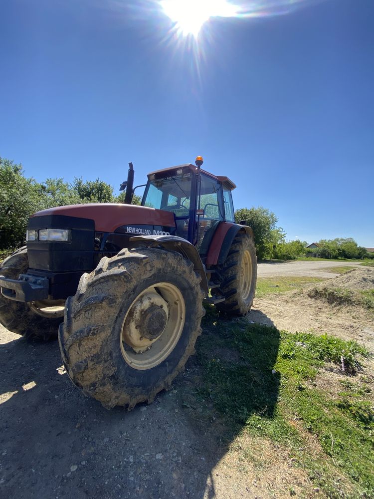 Vand tractor New Holland M100