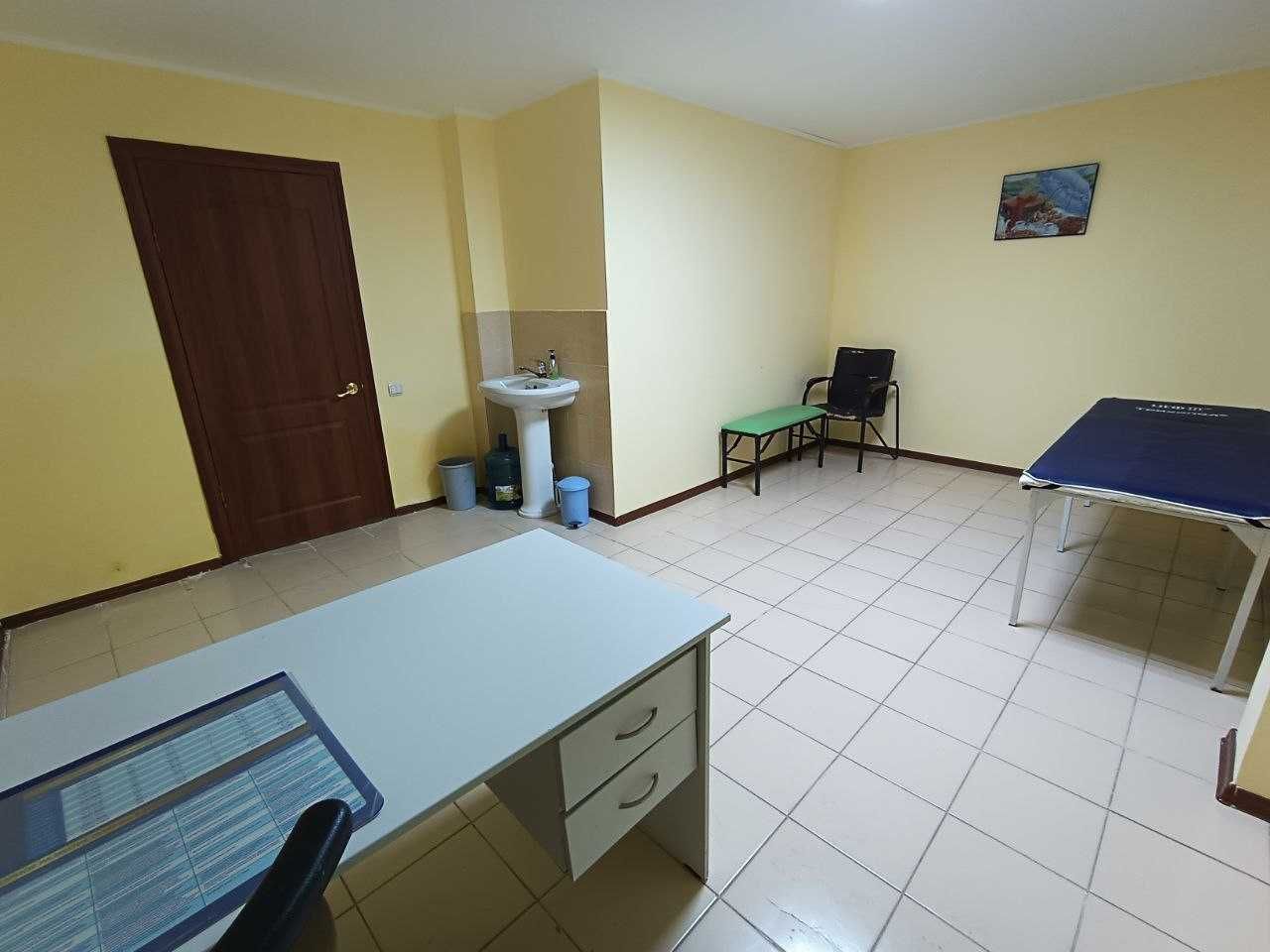 Продаётся коммерческое помещение г. Атырау ул. Азаттык 126а