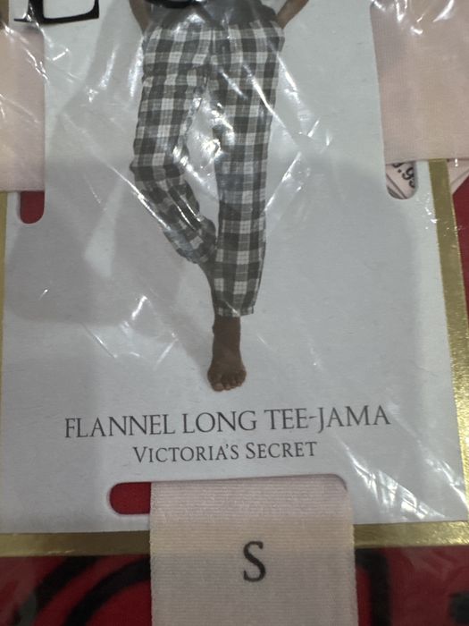 Victoria’s Secret, pijama noua cu eticheta