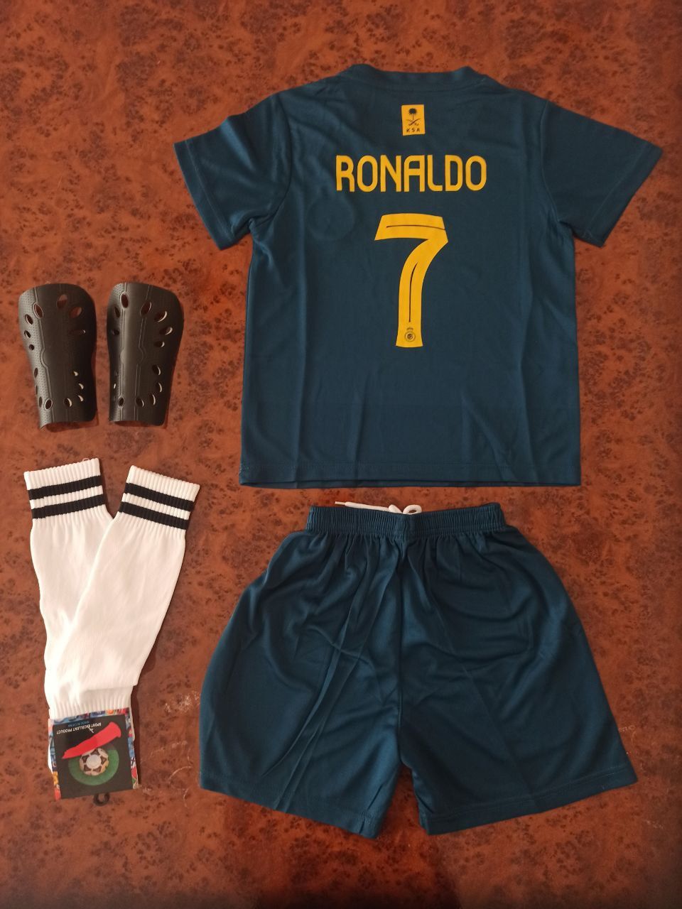 "An-Nasr" futbol jamoasi CR7 futbol formalari