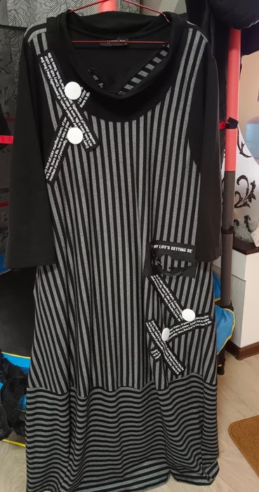 Продам женские большие платья