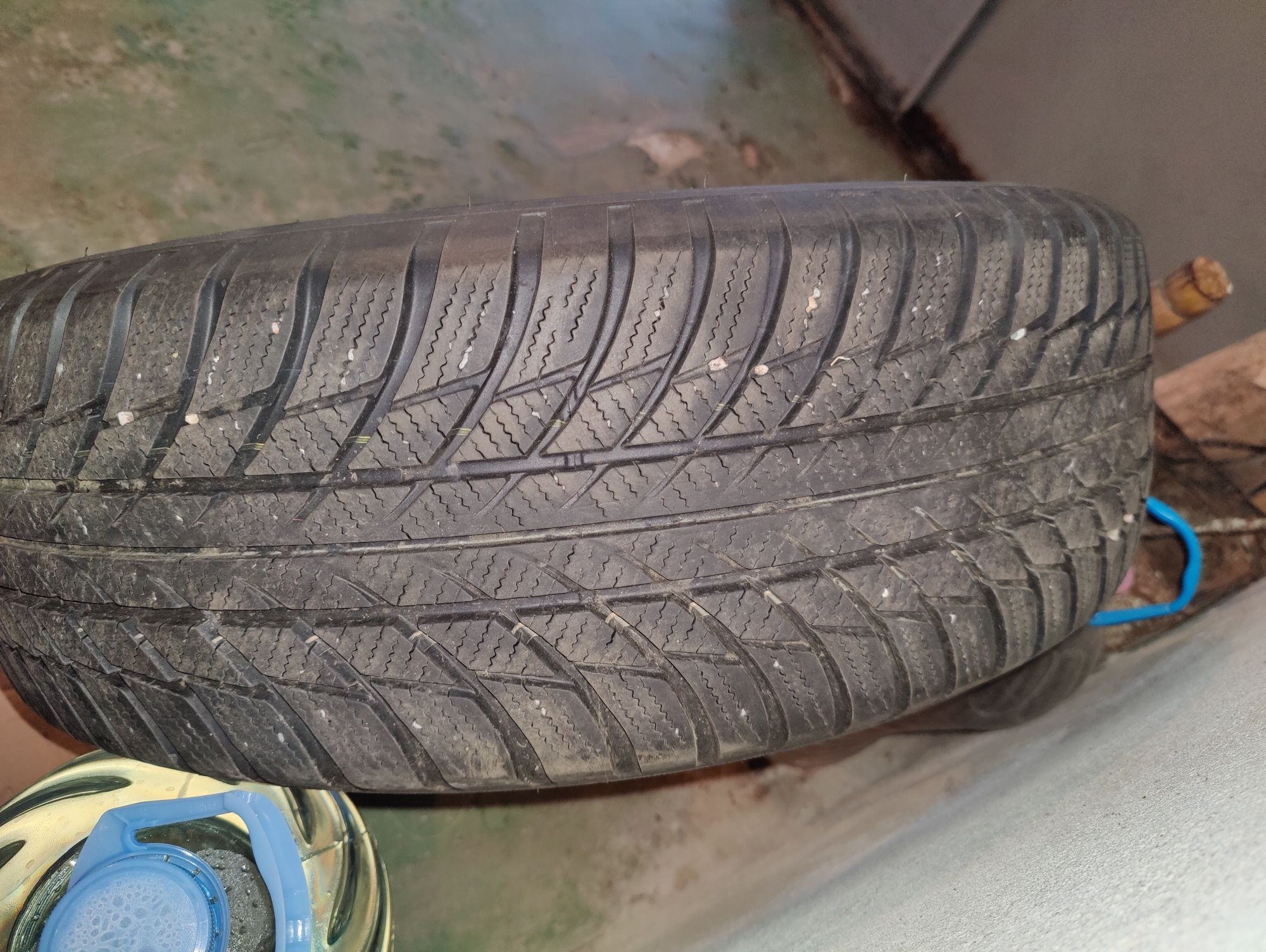 4бр Зимни Гуми Bridgestone BLIZZAK LM001 215/65 R17 99H