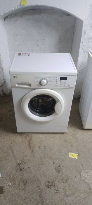 Продам стиральную машинку