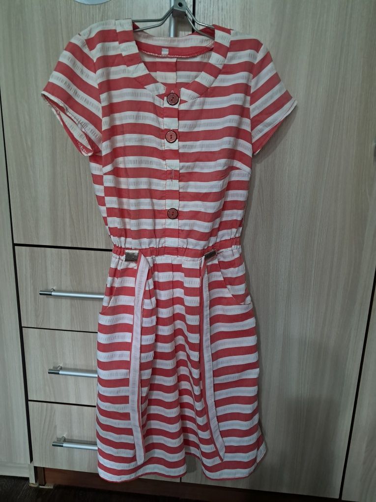 Продам платье и шорты.