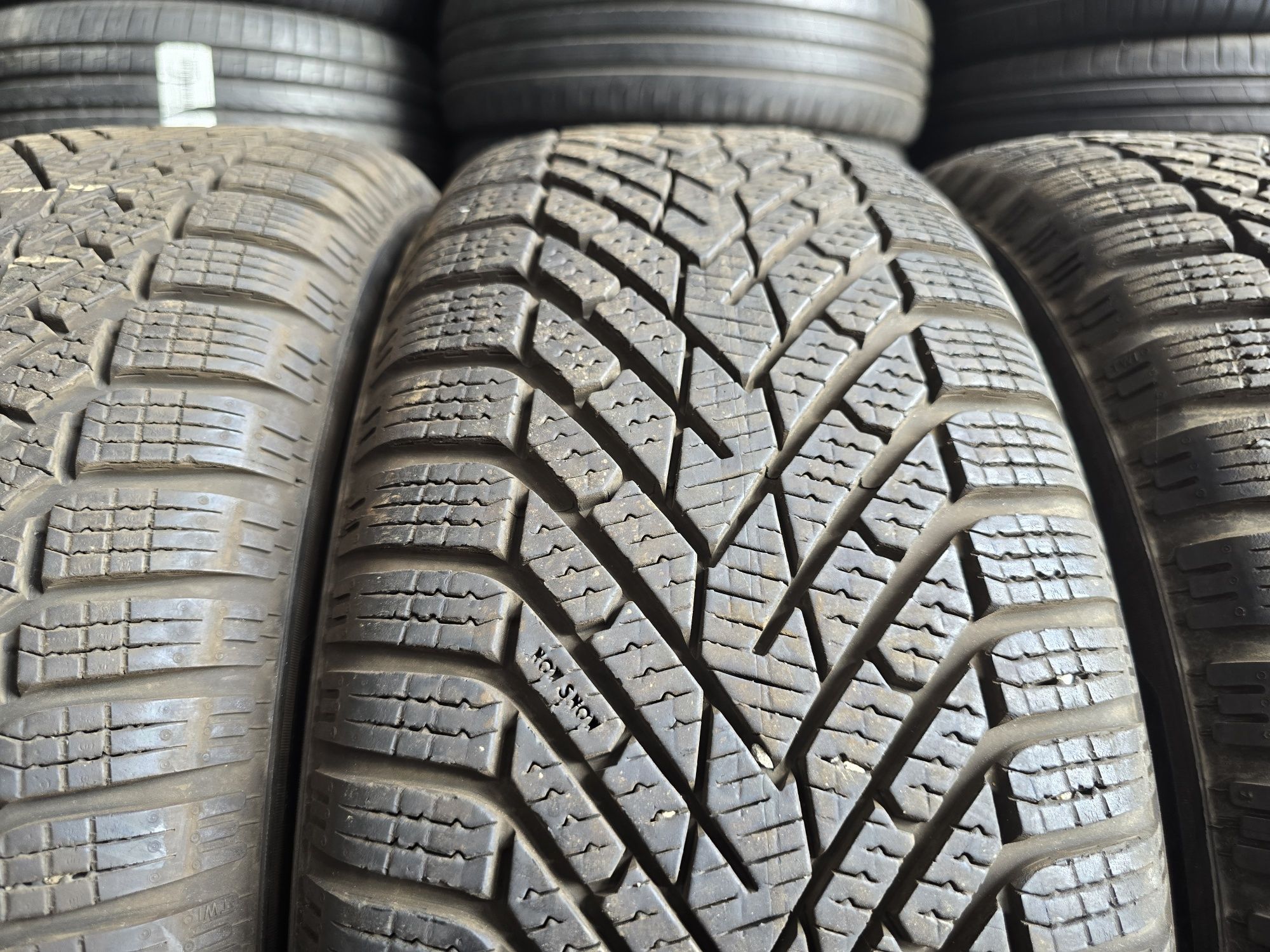 205/60/16 PIRELLI 4бр
