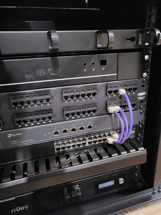 Servicii IT si  Instalații Tehnice pentru Firme si Locuințe