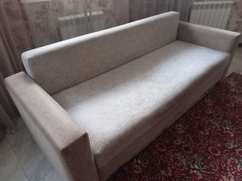 Продам диван-книжку в отличном состоянии