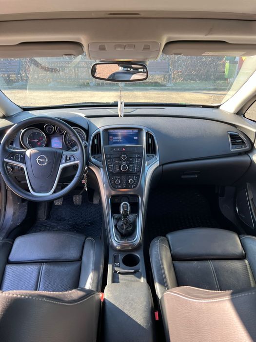 Opel Astra J 2011 1.7 diesel