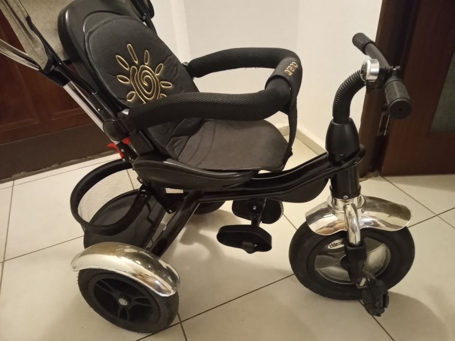 Tricicletă premium cu șezut reversibil Chipolino Arena Latte