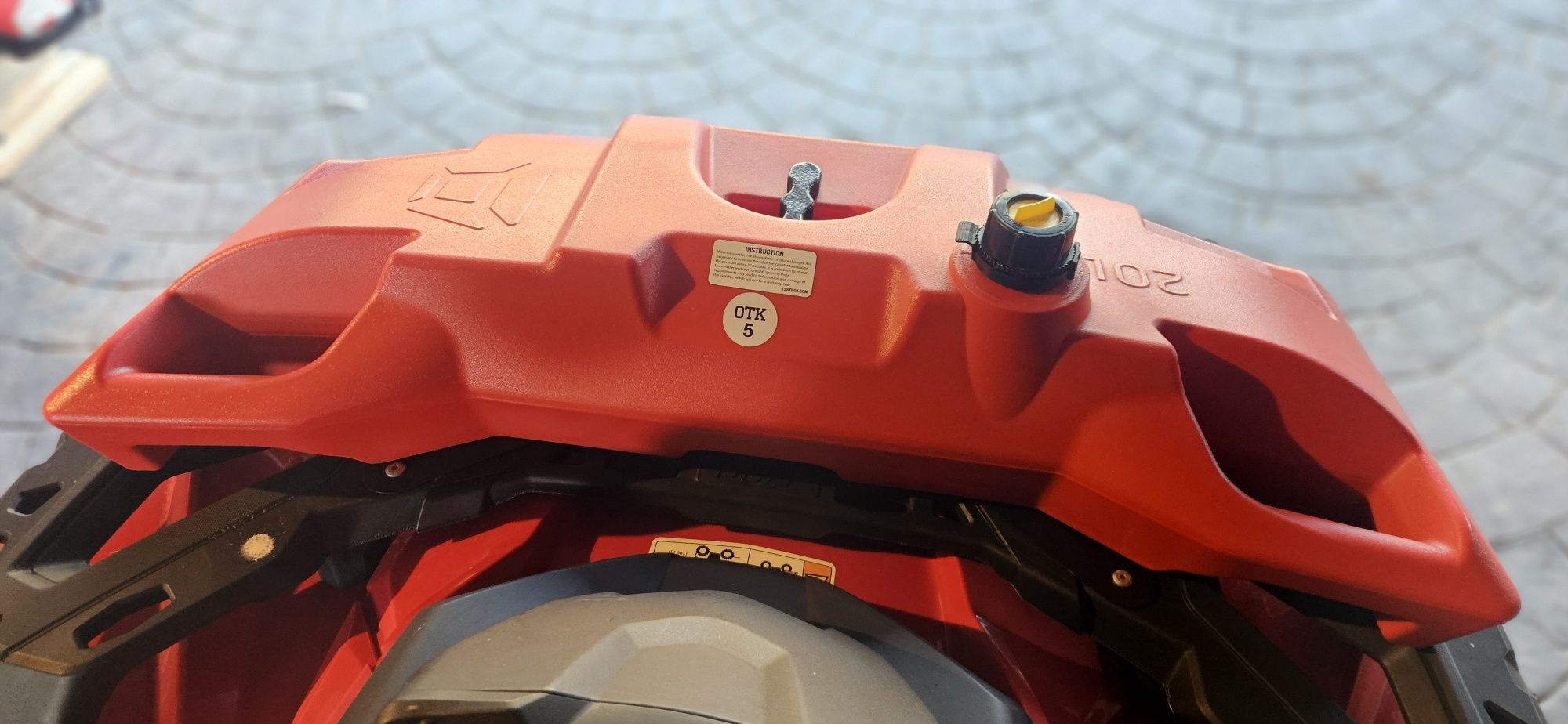 Туба за бензин 20л за АТВ ATV Can-Am
