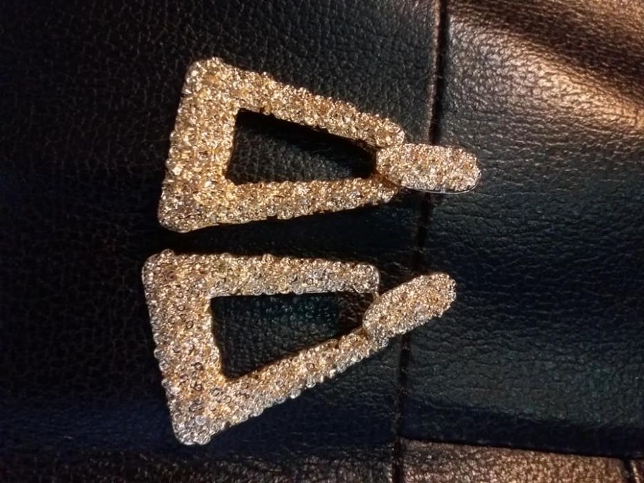 Стоманени обеци с модерен дизайн