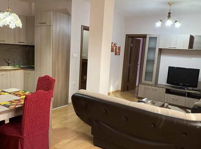 Дава се под наем Двустаен апартамент в Пловдив, Кършияка - 75 кв.м за 400 € - Снимка #1