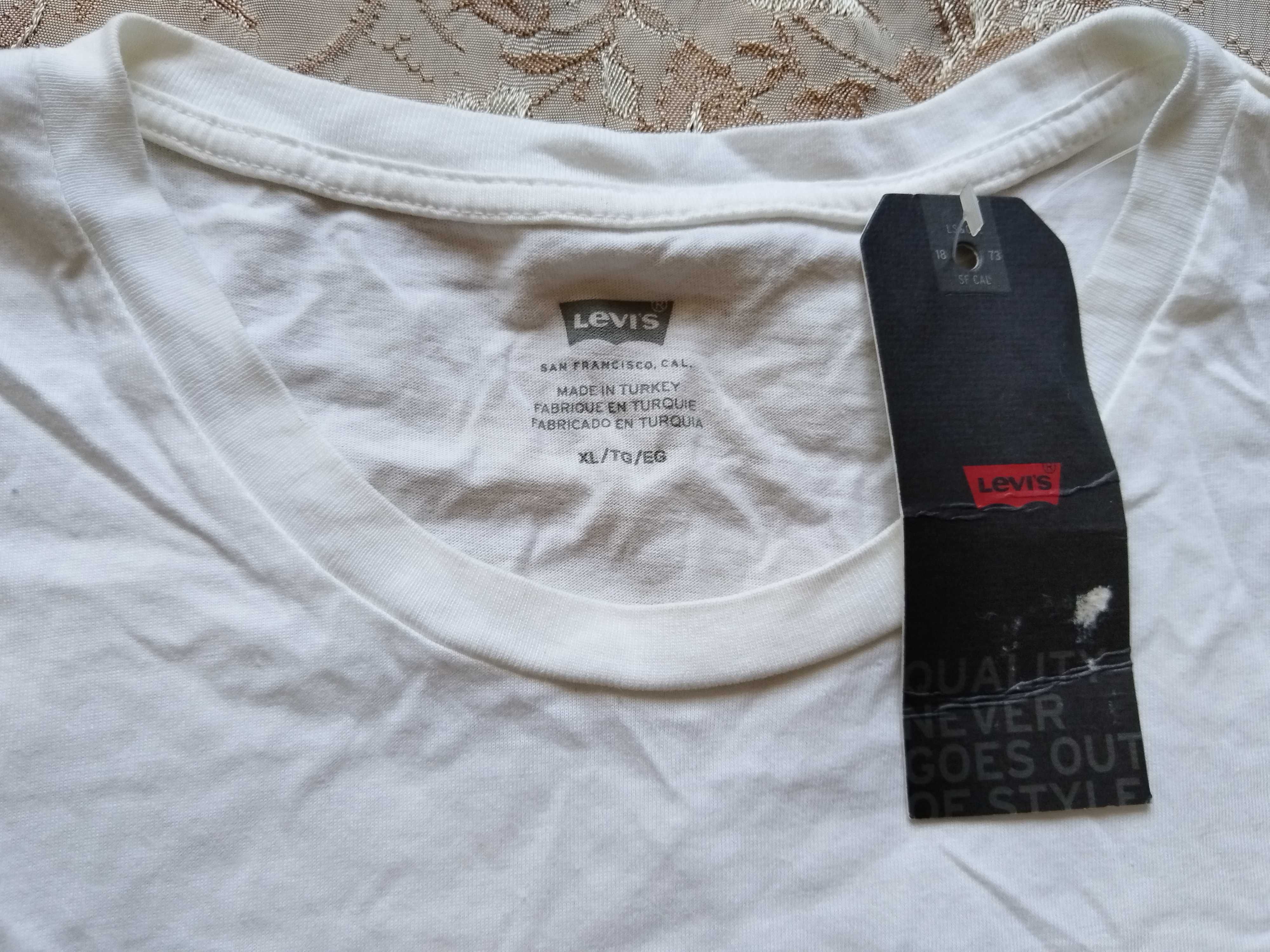 Мъжки блузи Levi's - размер XL/XXL