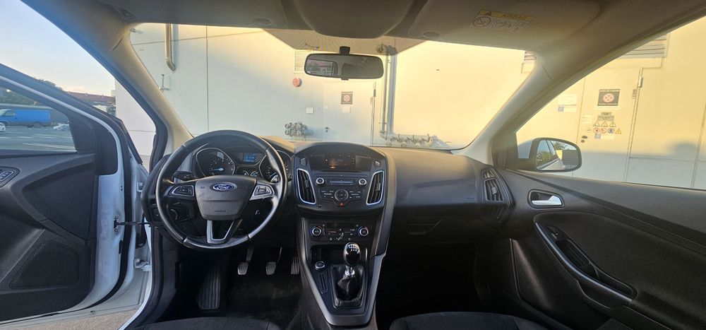Vând/Schimb Ford Focus An2018 euro6 1.5D Combi 5200e Neg