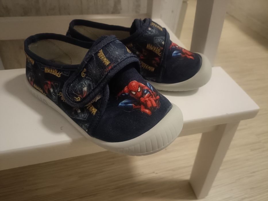 Сандали за момче "Geox "  , кецове "Adidas", пантофки "Беко" 27