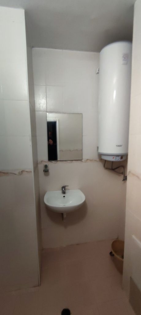 Дава се под наем Двустаен апартамент в Ямбол, Център - 52 кв.м за 229.5 € - Снимка #1