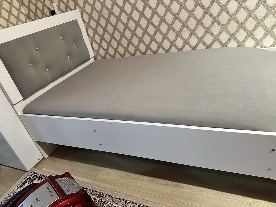 Кровать Односпальная кровать