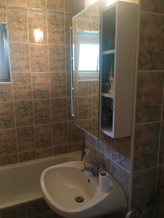 Apartament de inchiriat 2 camere Racadau,parcare inclusa, mobilat