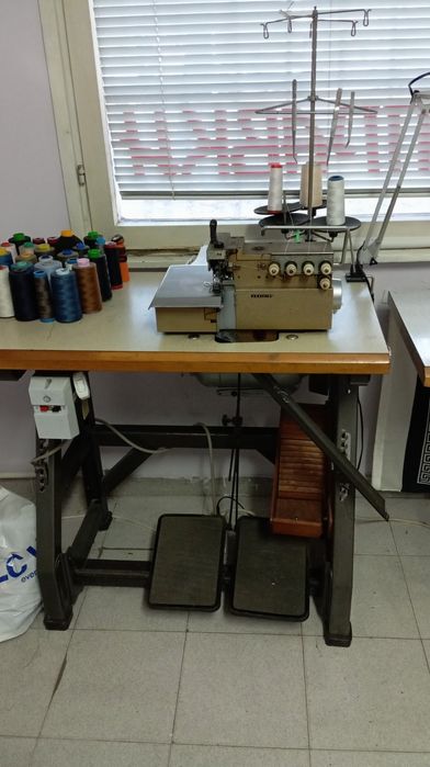 Права професионална шевна машина