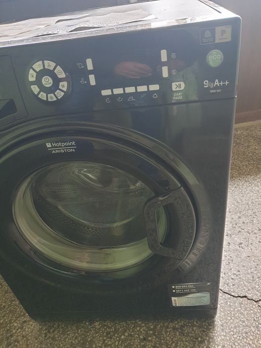 Продавам Пералня Аристон, за части.