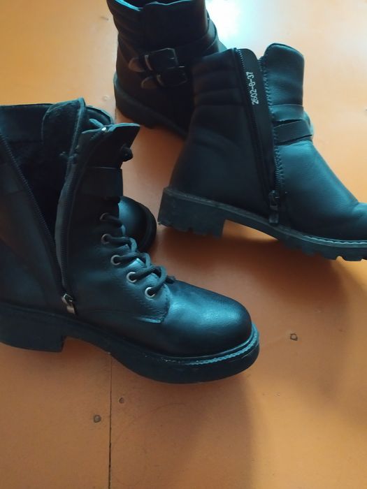 Продам две пары сапог