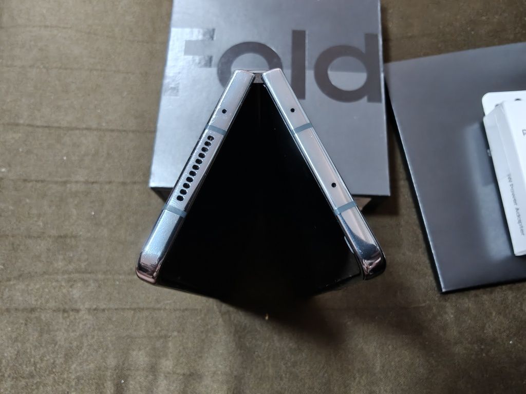Samsung Galaxy ZFold 4 12/512Gb отличен