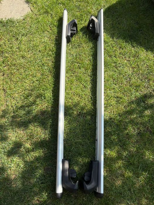 set thule: cutie portbagaj, bare transversale si picioare de prindere