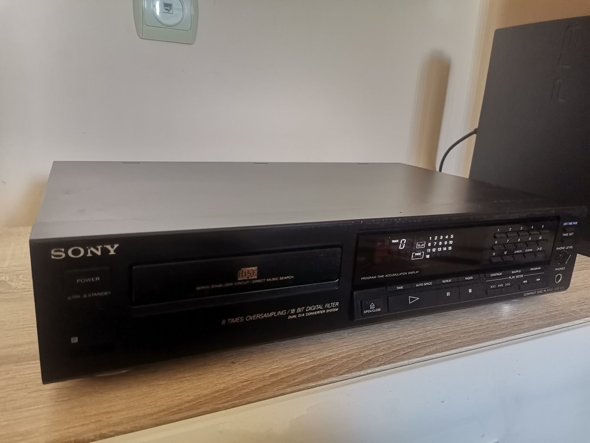 CD player Sony cdp 590